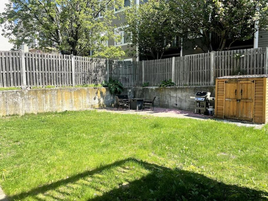 Lovely Two Bedroom Condo In South Boston Esterno foto