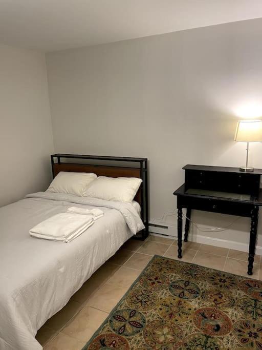 Lovely Two Bedroom Condo In South Boston Esterno foto