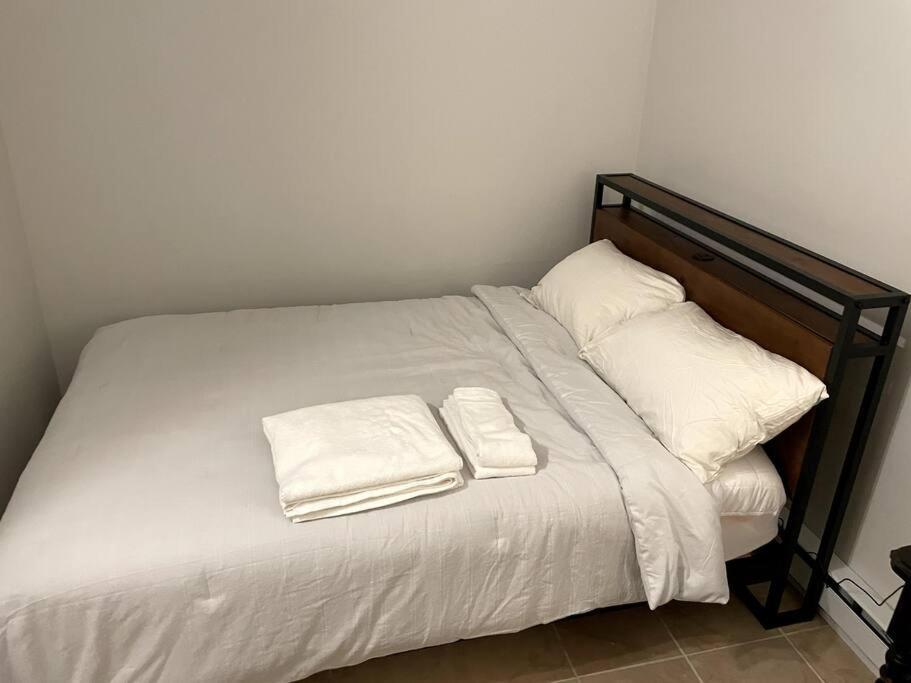 Lovely Two Bedroom Condo In South Boston Esterno foto